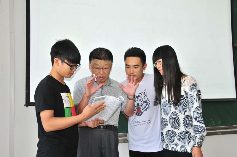 (du)ÿһλͬW(xu)W(xu)(x)Ɇ(wn)oώ(hu)(x)µĽoW(xu)vngr(sh)gþ׌ͬW(xu)nkȥ(wn)VͬW(xu)Ɇ(wn)һҪ(dng)ýQڌW(xu)Уnā(li)](mi)ЌW(xu)ȱn߀кܶͬW(xu)Ľ(li)Еr(sh)?yn)no(do)̫ͶBؼҰ܇(ch)sֻڌW(xu)Уf(shu)ڴW(xu)(wn)(wn)}ČW(xu)Խ(li)ԽԼ̵ĺӂ܉(dng)l(f)F(xin)(wn)}ǳ_(ki)@˼ČW(xu)еοԺ