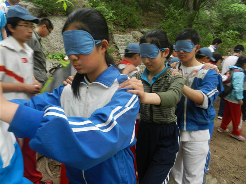 2013518ЌW(xu)޴ЌW(xu)dیW(xu)УpɽL(fng)^(q)(lin)_(ki)չչӖ(xn)