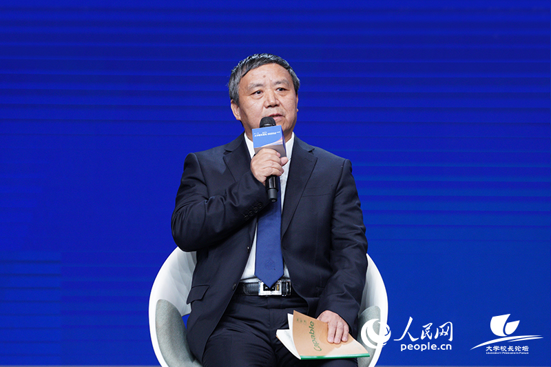 成都理工大學(xué)校長許強。人民網(wǎng)記者嚴(yán)川吉雨攝