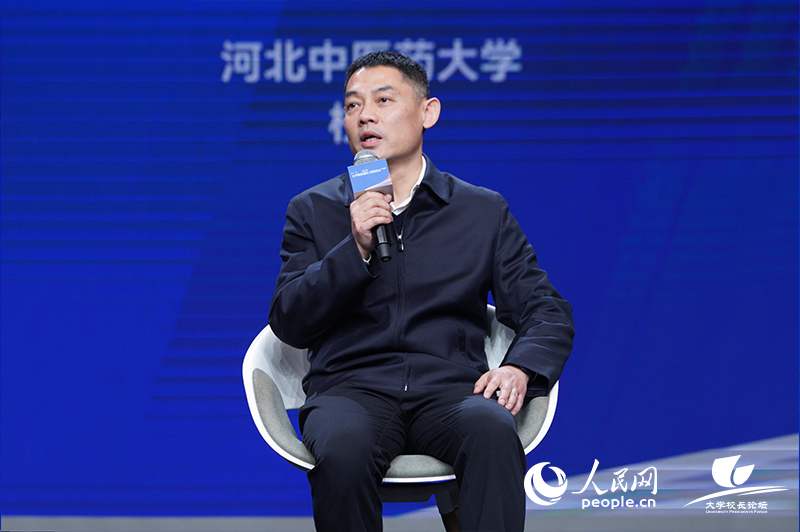 河北中醫(yī)藥大學校長郭毅。人民網(wǎng)記者 嚴川吉雨攝。