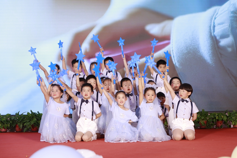 北京大學(xué)醫(yī)學(xué)部幼兒園“手拉手、心連心，快樂共成長”主題活動現(xiàn)場。園方供圖