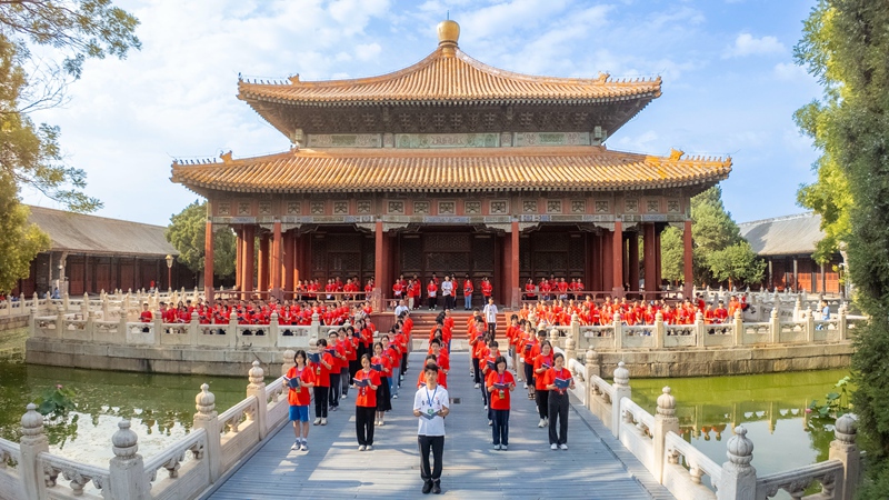 青年學子共探傳統(tǒng)文化傳承之路。校方供圖