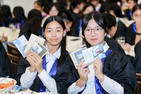 2025年京港澳學(xué)生交流夏令營(yíng)啟程。北京市教委供圖