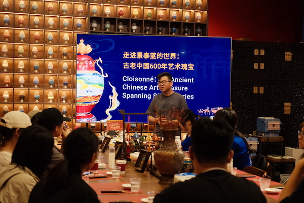 實踐團(tuán)調(diào)研學(xué)習(xí)現(xiàn)場。校方供圖