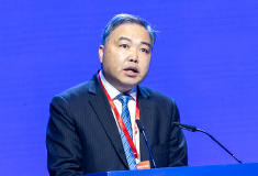 廣西大學(xué)黨委副書記、校長肖建莊