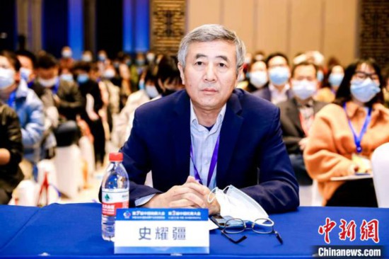 陝西師范大學(xué)教授、教育實(shí)驗(yàn)經(jīng)濟(jì)研究所所長史耀疆?！O凱 攝