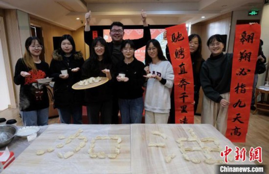 一場有溫度的冬至活動祝願考研學子能夠考上心儀學校。　泱波 攝