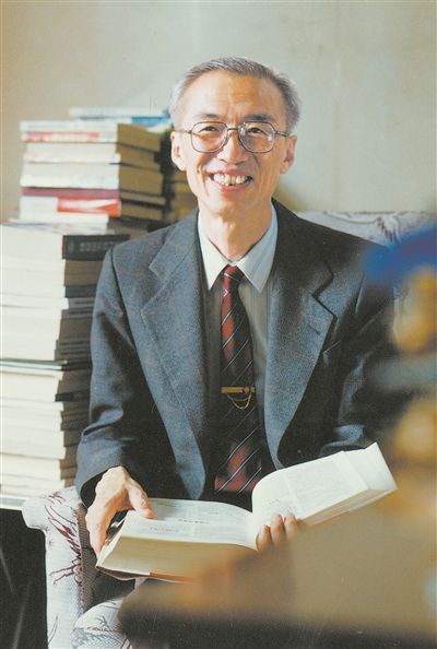 1996年，陳佳洱在北京大學校長辦公室。受訪者供圖