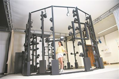 華南理工大學(xué)未來技術(shù)學(xué)院學(xué)生在實(shí)驗(yàn)室開展試驗(yàn)。受訪單位供圖