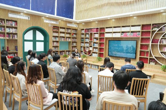 宣講團成員在石景山區(qū)檢察院開展理論宣講