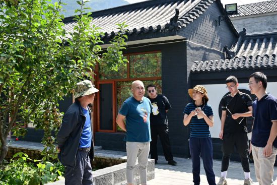 北京建筑大學(xué)專(zhuān)家團(tuán)隊(duì)在門(mén)頭溝區(qū)開(kāi)展傳統(tǒng)村落農(nóng)房建設(shè)現(xiàn)場(chǎng)評(píng)價(jià)工作